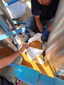 25.-Dit-is-het-water-uit-de-oude-filters-welke-we-hebben-laten-vervangen